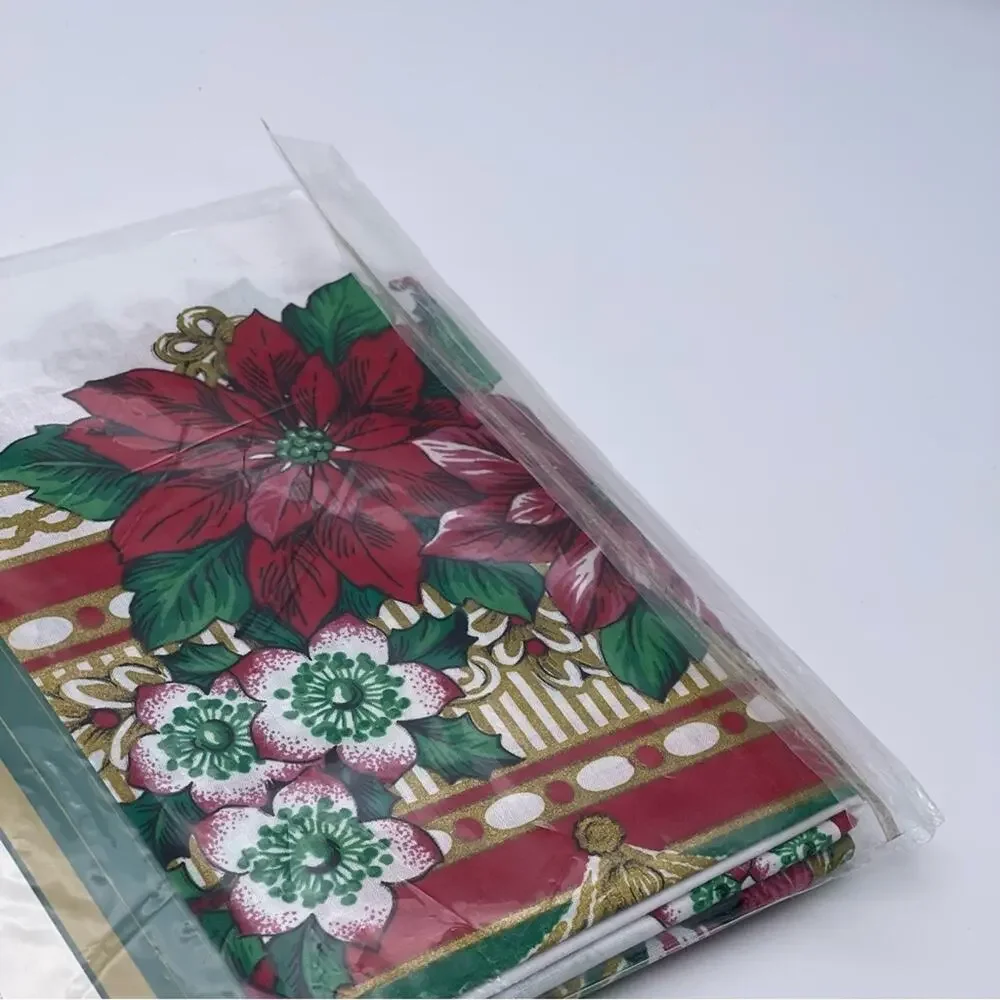 Vintage Town & Country Oblong Poinsettia Holiday Cotton Fabric Tablecloth 60x84